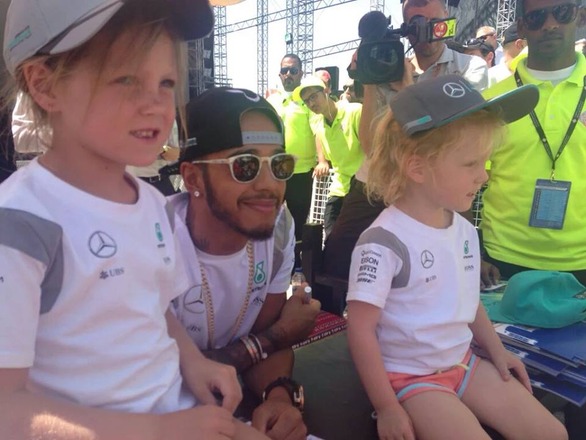 via "Lewis Hamilton 44 The f1 Tiger"