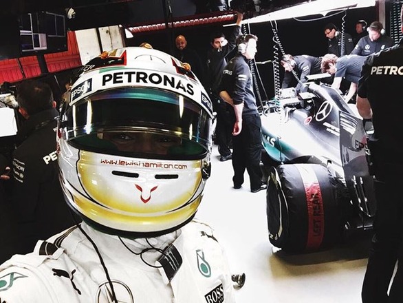 #GarageSelfie Hope you're having a great day, guys! About to head out for my second half of testing today. Still feeling under the weather but I'm pushing for you guys. #TeamLH #LoveMyTeam #BarcelonaTesting #España