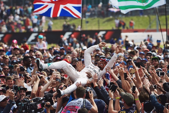 Thank you for an amazing job today, Team...&amp;amp; #TeamLH you are amazing! #BritishGP #Blessed #BestFans @mercedesamgf1 https://t.co/N7oW1Su6LU