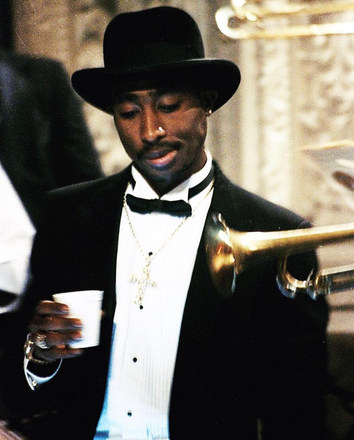 Good morning, UK🇬🇧 ! On my way to the factory listening to the greatest rapper of all time, feeling inspired!! Looking forward to spending time with the team today! Wishing you all a great one ! ️ #Tupac #Factory #AllEyezOnMe #StillIRise #RIP﻿