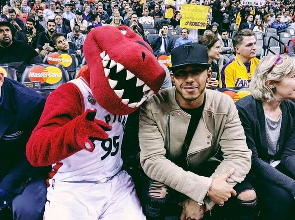 Tripping referees court side with Raptor at the Raptors Vs Lakers game in Toronto!!! #Toronto #Raptors #6ix