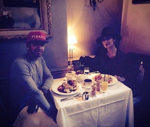 #latergram Sunday roast yesterday with @nicolescherzy in London. #sundayroast #blessed #godisthegreatest