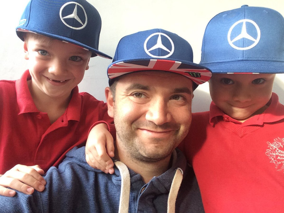 "@LewisHamilton #TeamLH" via&nbsp;@nicholaspwinter