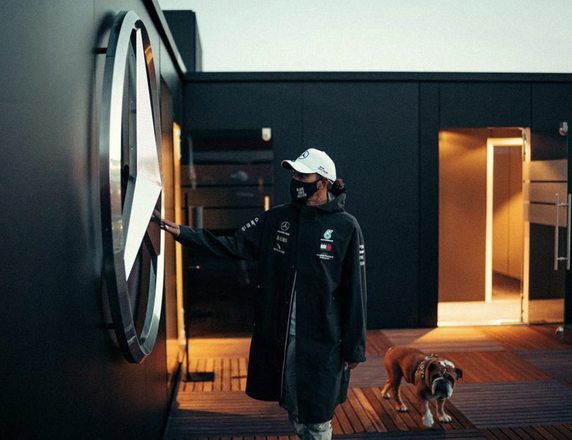 One team, one dream. Thank you Mercedes ❤️&nbsp;#92