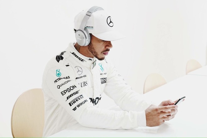 Listening to my favourite tracks to help me focus before the race. #AzerbaijanGP @Bose #QC35 #Ambassador https://t.co/RKcs5vAZTy
