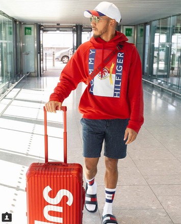 On the move ✈️📷Steve Bagness/Splash News